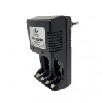 CARICABATTERIE NICD,NIMH PER 4 BATTERIE AA/AAA E 2 BATTERIE 9V